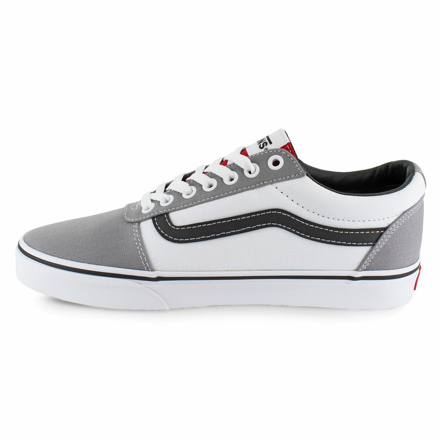 Vans Ward Yacht Club - Image 2
